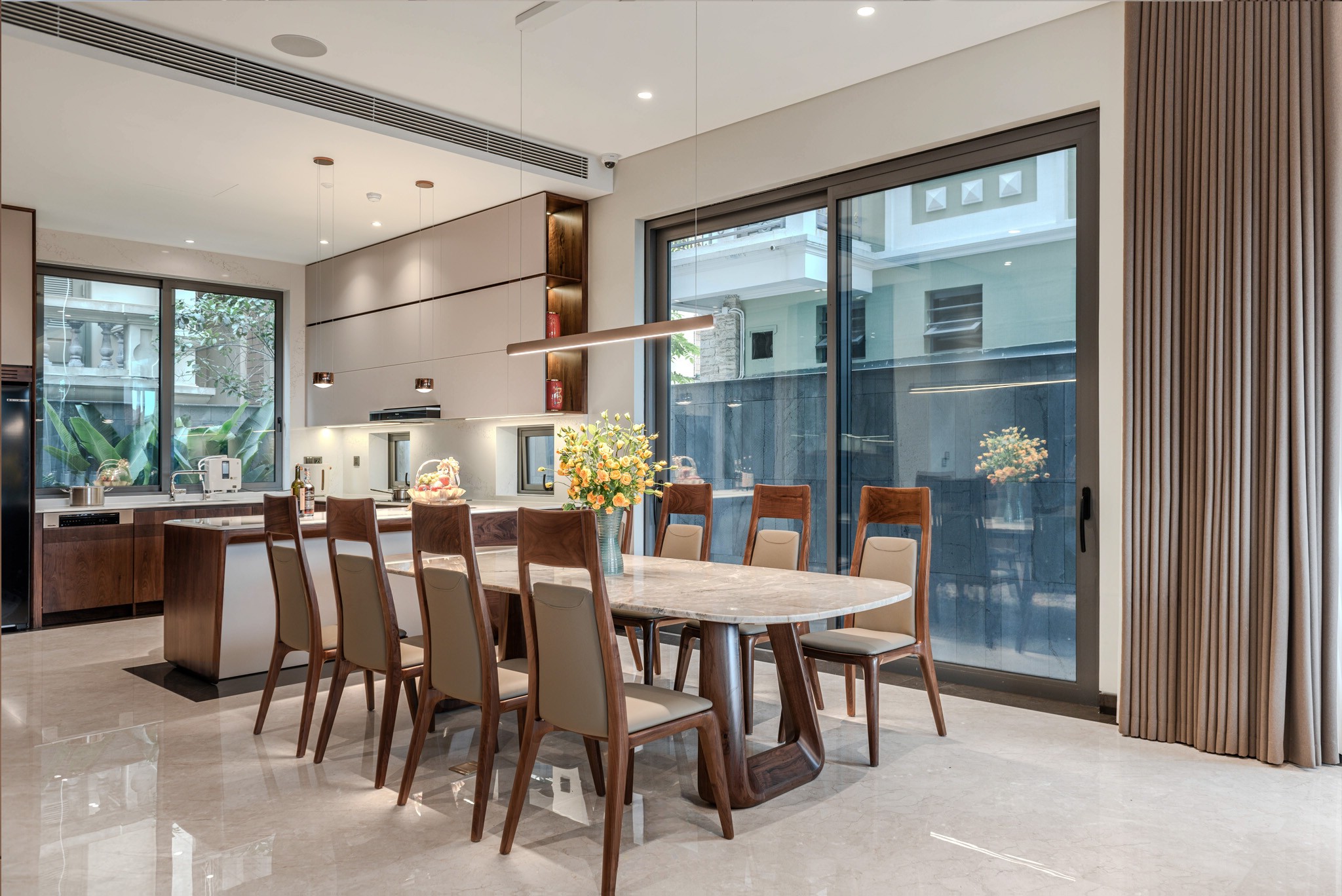 Mẫu bàn ghế ăn gỗ óc chó cao cấp sang trọng